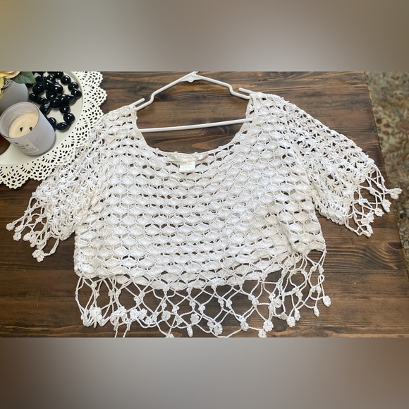 Kroshetta By Papillon Crochet White Crop
Top - Picture 6 of 6